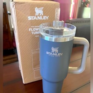 New out of box Stanley 40oz Adventure Tumbler in Coal.